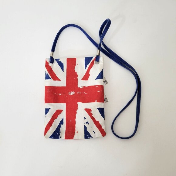 Union Jack Crossbody Bag By Robin Ruth With Two Zipper Compartments - Picture 4 of 5
